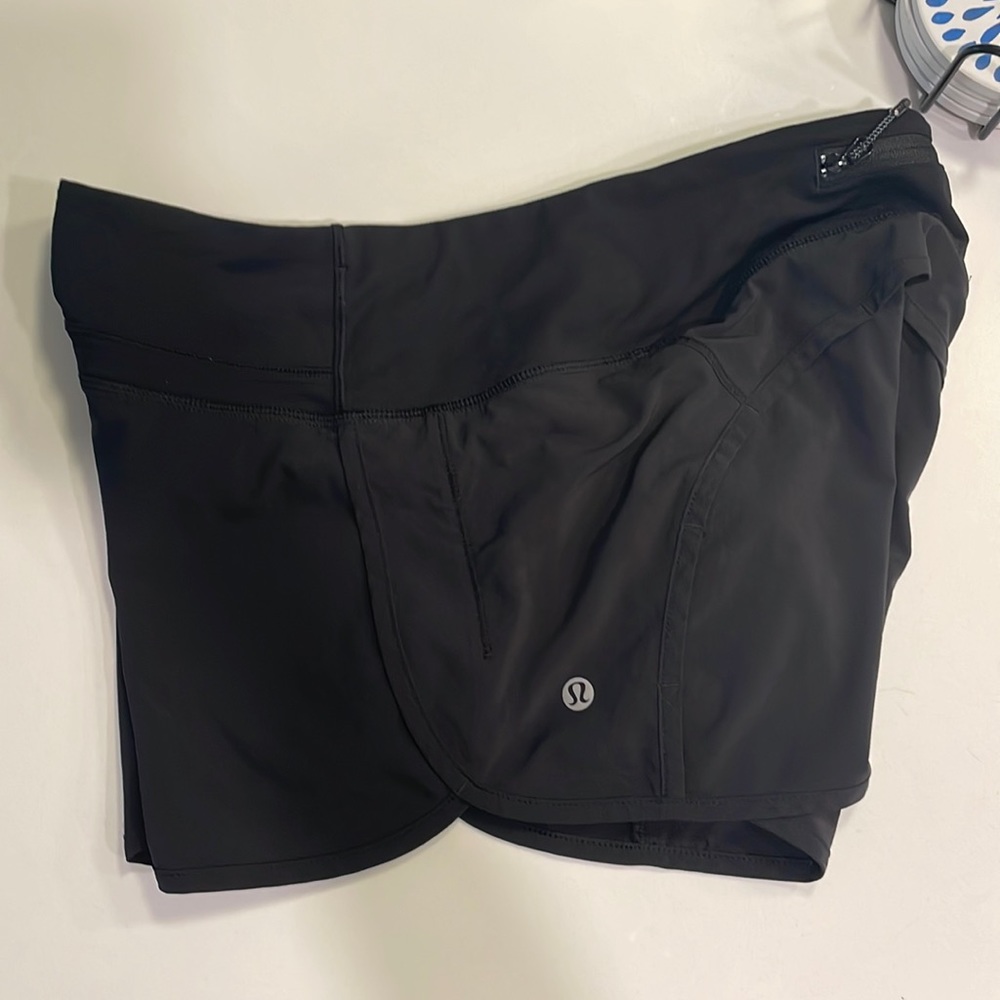 lululemon run times short 4”